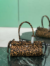 Load image into Gallery viewer, PD335 Cocoa Medium/Large Suede Handbag / HIGHEST QUALITY VERSION
