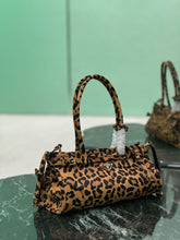 Load image into Gallery viewer, PD335 Cocoa Medium/Large Suede Handbag / HIGHEST QUALITY VERSION
