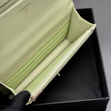 Load image into Gallery viewer, CC1423 Chanel Handle WOC / HIGHEST QUALITY VERSION / 19.5 x 12 x 3.5 cm
