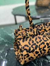 Load image into Gallery viewer, PD335 Cocoa Medium/Large Suede Handbag / HIGHEST QUALITY VERSION
