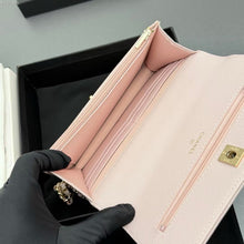 Load image into Gallery viewer, CC1424 Chanel Handle WOC / HIGHEST QUALITY VERSION / 19.5 x 12 x 3.5 cm
