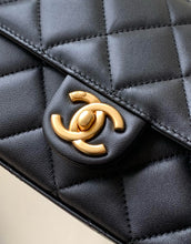 Load image into Gallery viewer, CC1117 Flap Bag with Top Handle / 6.5 x 9.8 x 2.8in / HIGHEST QUALITY VERSION
