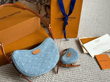 Load image into Gallery viewer, LB989 Croissant MM / 9.8 x 5.9 x 2 inches
