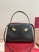 Load image into Gallery viewer, FE001 Ferragamo Hug Top Handle / 35 x 23 cm
