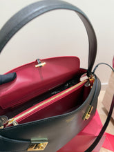 Load image into Gallery viewer, FE001 Ferragamo Hug Top Handle / 35 x 23 cm
