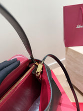 Load image into Gallery viewer, FE001 Ferragamo Hug Top Handle / 35 x 23 cm
