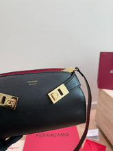 Load image into Gallery viewer, FE002 Ferragamo Trifolio Shoulder Bag / 24 x 15 cm
