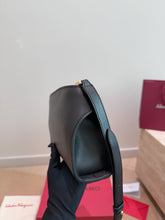 Load image into Gallery viewer, FE002 Ferragamo Trifolio Shoulder Bag / 24 x 15 cm
