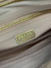 Load image into Gallery viewer, PD319 Cocoa Medium/Large Leather Handbag / HIGHEST QUALITY VERSION
