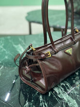 Load image into Gallery viewer, PD320 Cocoa Medium/Large Leather Handbag / HIGHEST QUALITY VERSION
