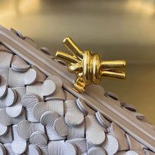 Load image into Gallery viewer, BV069 Knot / HIGHEST QUALITY VERSION / 4.5x7.5x2inch
