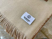 Load image into Gallery viewer, CLTH389 B Logo Wool Jacquard Scarf / 188 x 33cm/74 x 13in
