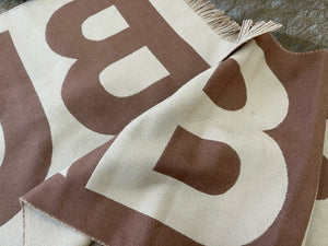 CLTH389 B Logo Wool Jacquard Scarf / 188 x 33cm/74 x 13in