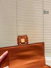 Load image into Gallery viewer, FF295 Baguette / 10.6x5.9x2.3inch
