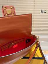 Load image into Gallery viewer, FF295 Baguette / 10.6x5.9x2.3inch
