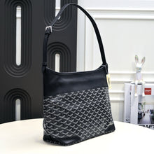 Load image into Gallery viewer, GY050 Medium Hobo Bag / 16.5x10.3x5.9inch
