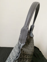 Load image into Gallery viewer, GY082 Goyard Hobo Zip Tote / HIGHEST QUALITY VERSION / 42 x 27 x 15 cm

