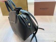 Load image into Gallery viewer, BUR134 Medium Tote / 11x7.9x3.9inch
