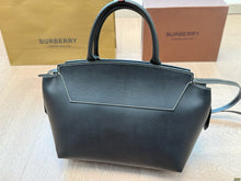 Load image into Gallery viewer, BUR134 Medium Tote / 11x7.9x3.9inch
