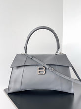 Load image into Gallery viewer, BCG075 Balenciaga Hourglass Soft / HIGHEST QUALITY VERSION / 37 x 23.8 x 13.9 cm
