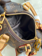 Load image into Gallery viewer, LB1133 Pooch Bag / 7.1 x 11 x 7.5 inches
