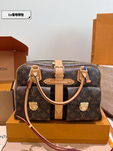 Load image into Gallery viewer, LB1473 Louis Vuitton Manhattan GM Tote / 38 x 26 cm
