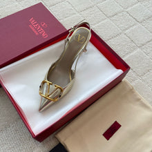 Load image into Gallery viewer, SE1291 Vlogo Glow Laminated Nappa Slingback Pump / 10mm/40mm/80mm
