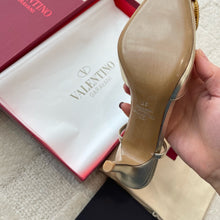 Load image into Gallery viewer, SE1291 Vlogo Glow Laminated Nappa Slingback Pump / 10mm/40mm/80mm
