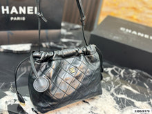 Load image into Gallery viewer, CC1431 Chanel 26S "Lucky Bag" Bucket / 22 x 16 cm
