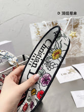 Load image into Gallery viewer, DR342 Medium Lady Dior / 9.5 x 8 x 4.5 inches
