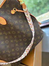 Load image into Gallery viewer, LB873 Braided Neverfull MM / 12.2 x 11 x 5.5 inches
