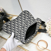 Load image into Gallery viewer, DR315 Saddle Bag / 7.8x11x2inch
