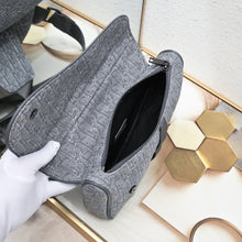 Load image into Gallery viewer, DR317 Saddle Bag / 7.8x11x2inch
