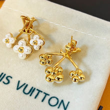 Load image into Gallery viewer, JW741 LV Floragram Necklace/Bracelet/Earrings
