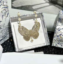 Load image into Gallery viewer, JW811 CD Métamorphose Choker
