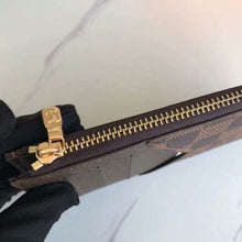 Load image into Gallery viewer, LB1243 Romy Card Holder / 4.7 x 3.1 x 0.3 inches
