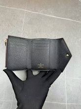 Load image into Gallery viewer, LB1236 Victorine Wallet / 4.7 x 3.7 x 1 inches
