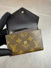 Load image into Gallery viewer, LB1236 Victorine Wallet / 4.7 x 3.7 x 1 inches
