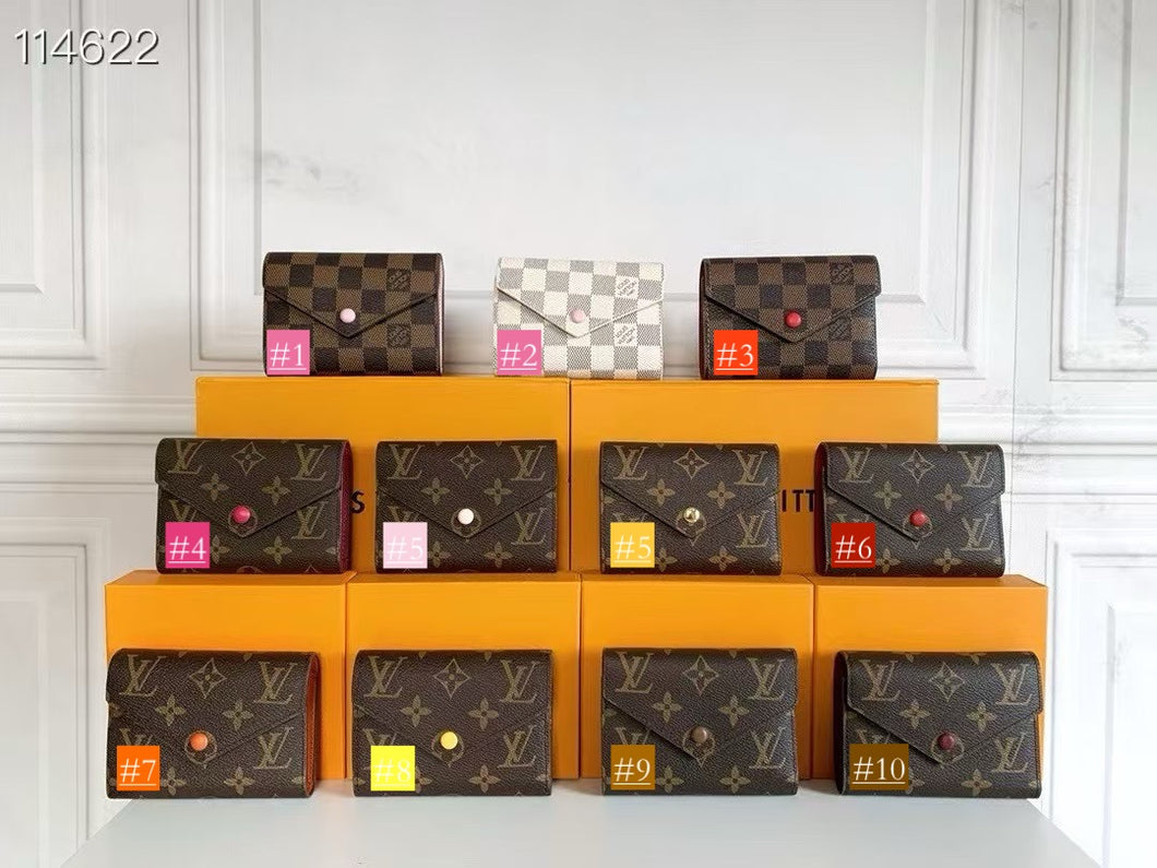 LB1237 Victorine Wallet / 4.7 x 3.5 x 0.8 inches