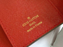 Load image into Gallery viewer, LB1237 Victorine Wallet / 4.7 x 3.5 x 0.8 inches
