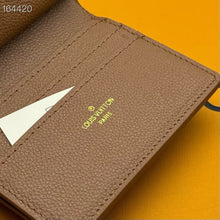 Load image into Gallery viewer, LB1229 Low Key Compact Wallet / 4.3 x 3.3 x 0.8 inches
