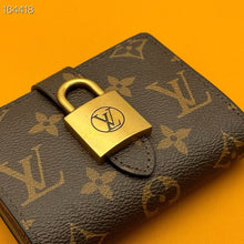 Load image into Gallery viewer, LB1231 Low Key Compact Wallet / 4.3 x 3.3 x 0.8 inches
