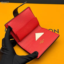 Load image into Gallery viewer, LB1231 Low Key Compact Wallet / 4.3 x 3.3 x 0.8 inches
