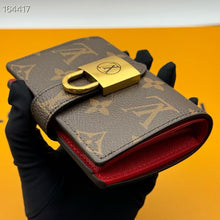 Load image into Gallery viewer, LB1232 Low Key Compact Wallet / 4.3 x 3.3 x 0.8 inches
