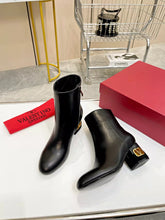 Load image into Gallery viewer, SE1470 Vlogo the Bold Edition Ankle Boot in Calfskin 70MM / Size5-10
