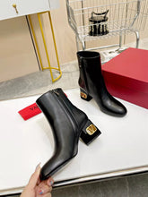 Load image into Gallery viewer, SE1470 Vlogo the Bold Edition Ankle Boot in Calfskin 70MM / Size5-10
