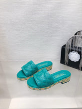 Load image into Gallery viewer, SE1408 CC Slide Sandals / Size5-10
