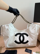 Load image into Gallery viewer, CC1432 Chanel 26M Coco Beach Tote / 43 x 20 x 17 cm
