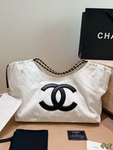Load image into Gallery viewer, CC1432 Chanel 26M Coco Beach Tote / 43 x 20 x 17 cm
