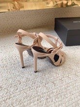 Load image into Gallery viewer, SE1405 YSK Tribute Sandals/Size4-10
